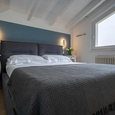 Apartment Sunrise Beth's House Brenzone sul Garda